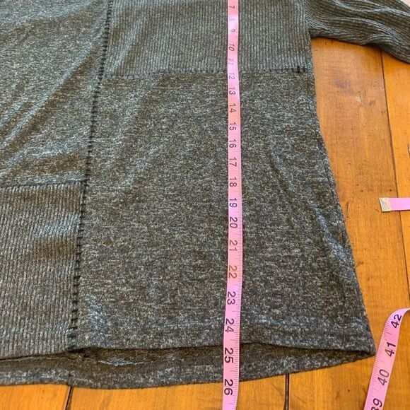 Coco + Jaimeson from Buckle Charcoal Gray/ Blk  Patchwork Scoop Neck Sweater XL - Picture 4 of 6